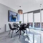 Creative Stylings 2 Bedroom In Wembley Park