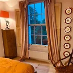 Beautiful London Victorian House, Sleeps 12