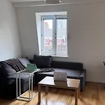 Central , Bright And Modern Flat Up To 4 People