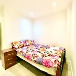 Comfortable One Bedroom Flat With Free Car Park In London