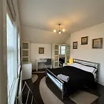 Luxury Cottage Room