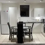 Canary Wharf View Apartments