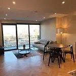 2 Bedroom Modern Family Flat-Apartment Fulham London