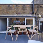 The Earl\'S Court Space - Modern 2Bdr Flat With Terrace + Parking