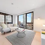 Central London New 2 Bedroom Flat Riverview Balcony