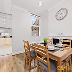 3 Bed Home In Forest Gate - Waltham Forest