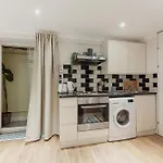 Kensington Nest Serviced Studio