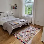 Primrose Hill - Charming, Cosy, 2 Double Bedrooms Apartment