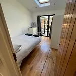 N8, Modern 2 Bedroom Apartment