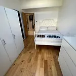 N8, Modern 2 Bedroom Apartment