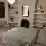 Cosy 3 Bedroom Flat Nearby Willsden Green