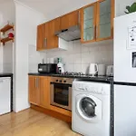 Gorgeous One Bed Aircon Apt In The Heart Of Central London