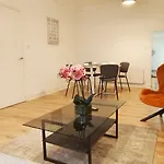 Brompton Apartment In Kensington