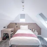 The Pillar Hotel