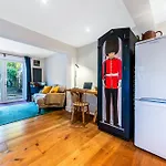 London Garden apartment