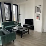 Manhattan Pad By Condokeeper