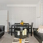 3 Bedroom Flat Near Finsbury Park, Manor House Station