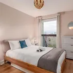 Bright And Stylish Kennington Gem