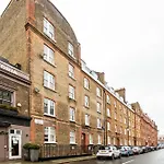 Bright Warwick Chambers Apartment
