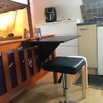 Peaceful Studio-Flat With Driveway In Golders Green