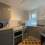 Surrey Docks Se16 Near Canada Water N Easy Access Canary Wharf