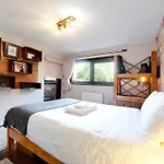 Pass The Keys - Modern Flat In North Central London