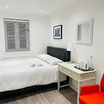 Riverside Premium Double Room Garden View E14