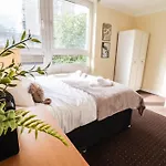 Cosy Property Right By Warren Street Station! Free Wifi!