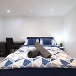 Den Accommodation & Short Lets Greenwich London - 3 Bed House