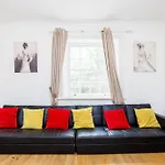 Larger Groups Apartment With Garden And Parking