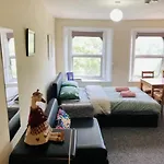 Fabulous Flat In Heart Of London