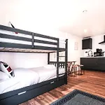 Spacious Apartment In Piccadilly Sleep 6 Vrb