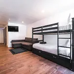 Piccadilly Wonderland Sleep 8 Vra