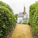 Unique Country Cottage Nr Nature Reserve Sleeps 4