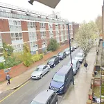 Immaculate Studio Apartment In Central London