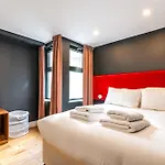 Trendy Kings Cross Flat