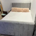 Beautiful Double Room In A Central Location Next To Various Tube Stations With Breakfast And Yoga Options Available On Site
