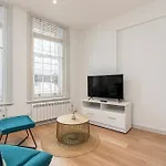 Stylish 1 Bed Flats In Soho, Next To Piccadilly Circus And Trafalgar Square