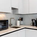 3 Bedroom Flat With Terrace In Central London