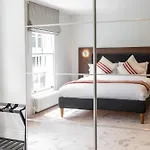 3 Bedroom Flat With Terrace In Central London