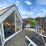 Soho Penthouse By Concept Apartments