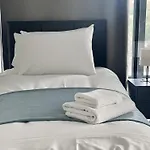Manhattan Pad By Condokeeper