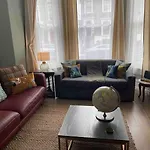 West London Stunning Garden Flat - Period Features
