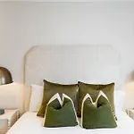 Spacious And Modern 4 Beds Home In Kensington
