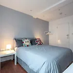Large Modern Spacious House 6 Bedrooms 5 Bathrooms