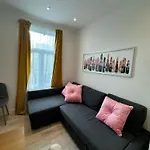 Flat B, Stay In Earlsfield