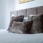 Modern & Trendy 1-Bed In Earl\'S Court!