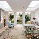 Fabulous 4 Bedroom Family Home In Fulham