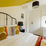 Peacefully Set 2Level 2Br Btw Brixton & Camberwell