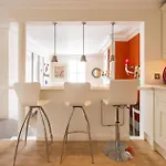 A Royal Residence - Stylish 2 Bedroom In Kensington